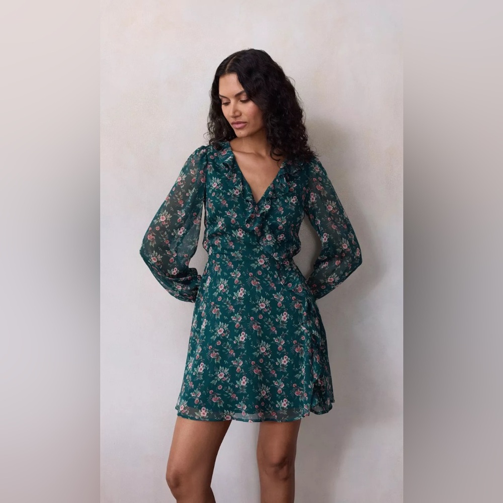NEW…LC Lauren Conrad Floral Long Sleeve Cascade Ruffle Dress